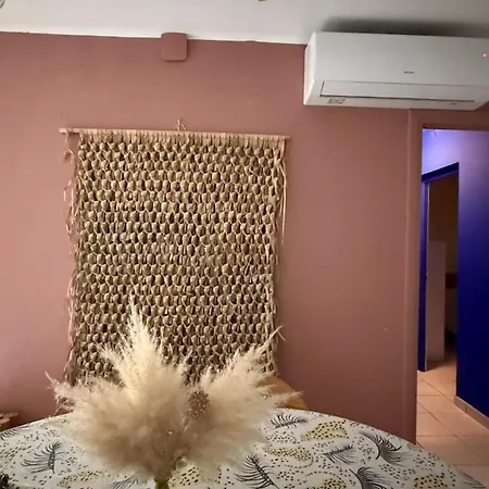 La Maison Bleue Climatisee 6 Personnes