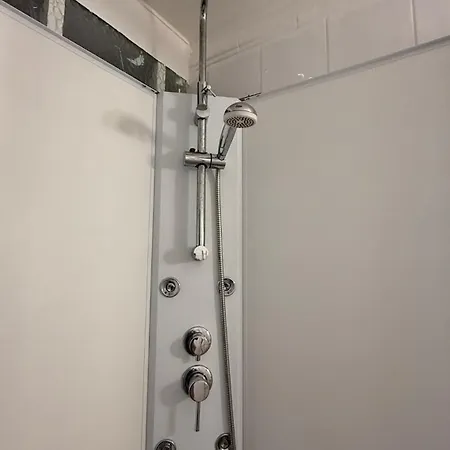 La Maison Bleue Climatisee 6 Personnes