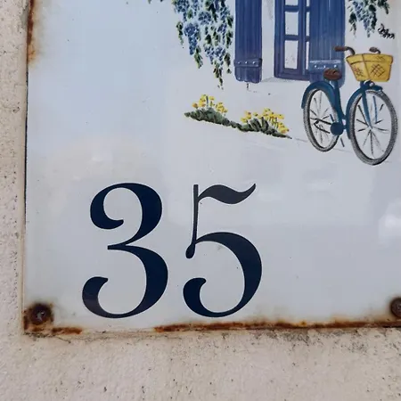 Apartment La Maison Bleue Climatisee 6 Personnes