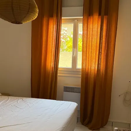 La Maison Bleue Climatisee 6 Personnes *