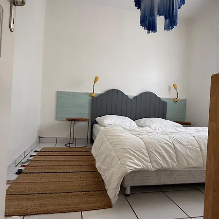 La Maison Bleue Climatisee 6 Personnes Apartment